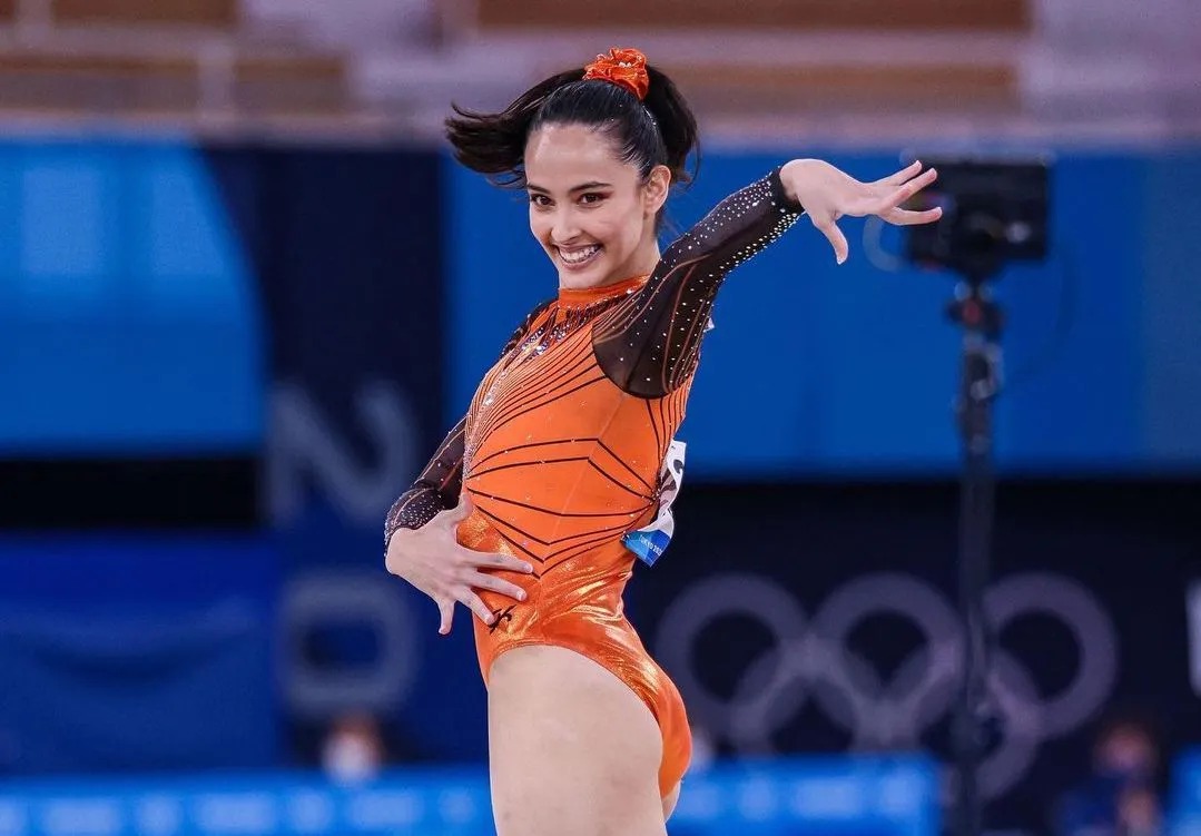 詹姆斯背打詹姆斯