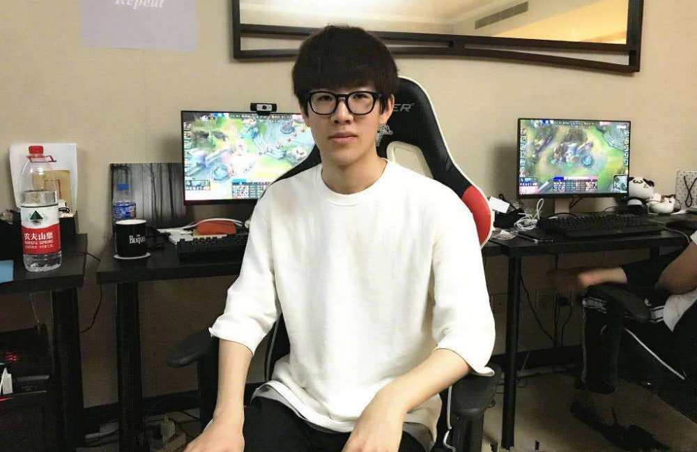 当晚盈利仅 当晚盈利仅